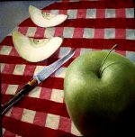 Яблоко и нож фирмы Лайол